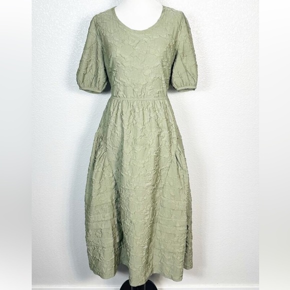 Moon River Dresses & Skirts - Moon River Olive Textured Midi Dress